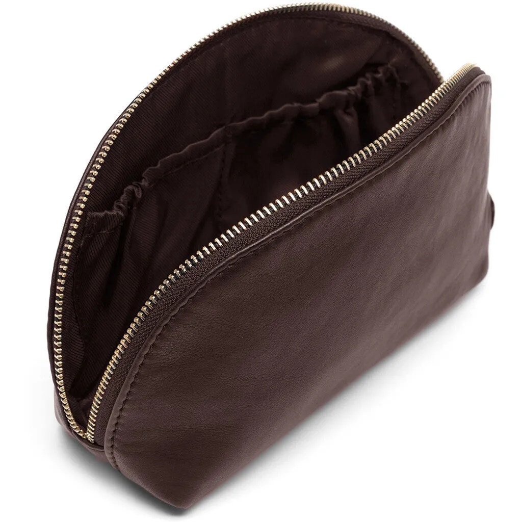 Beautiful cosmetic bag in soft leather quality / 15916 - Winter Brown / Brass