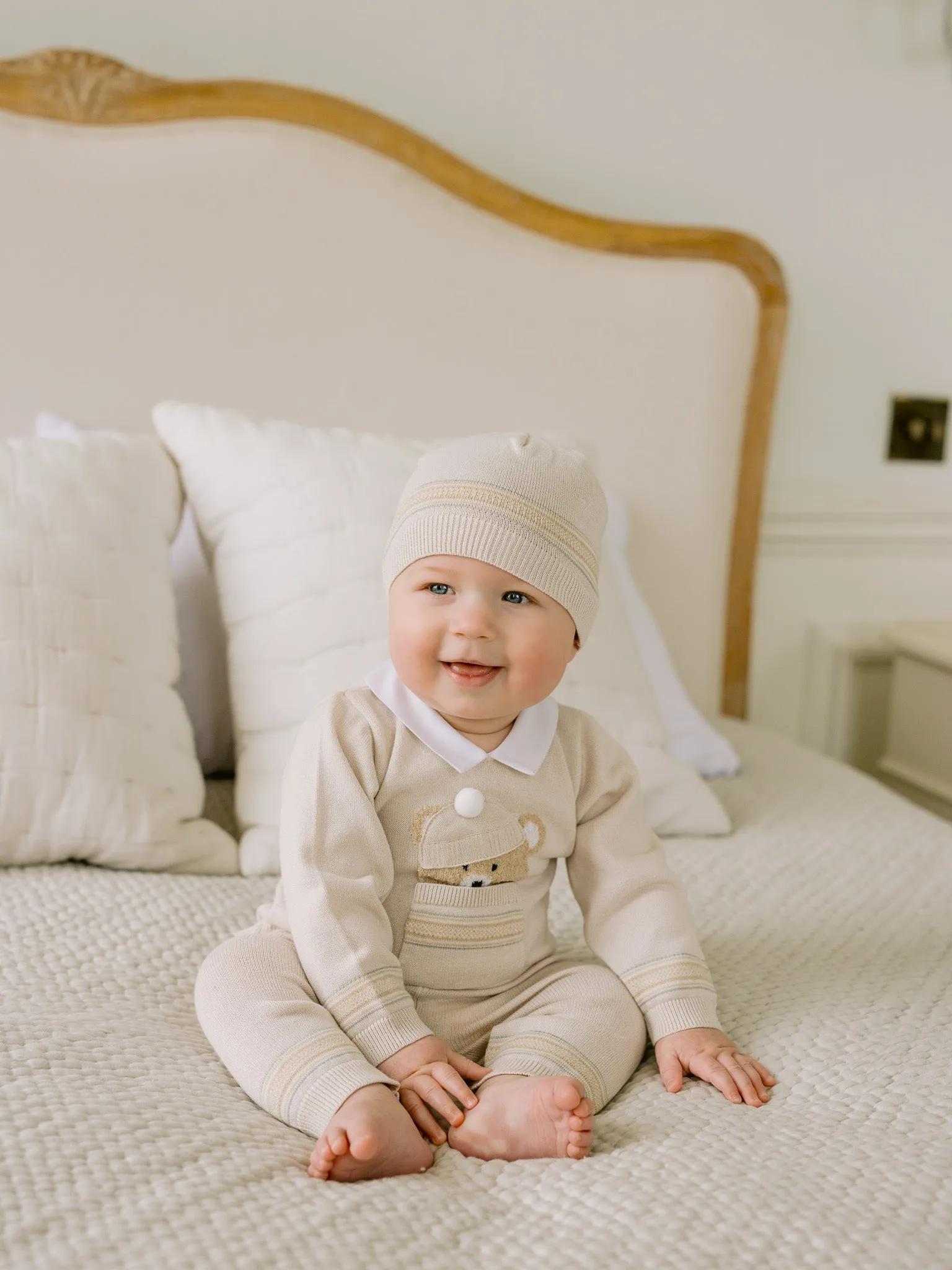 Emile et Rose 'Hudson' beige knitted teddy outfit & hat