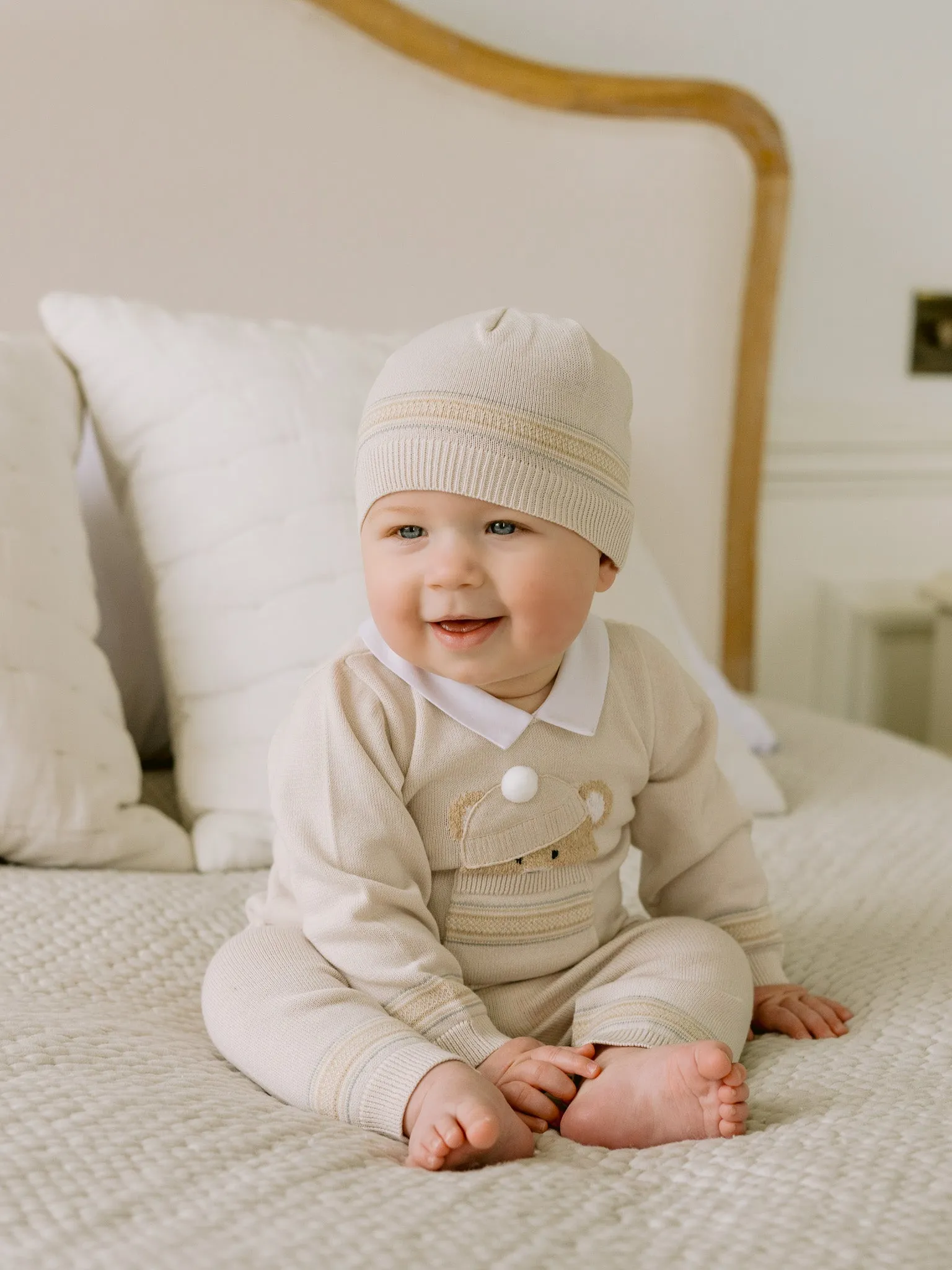 Emile et Rose 'Hudson' beige knitted teddy outfit & hat