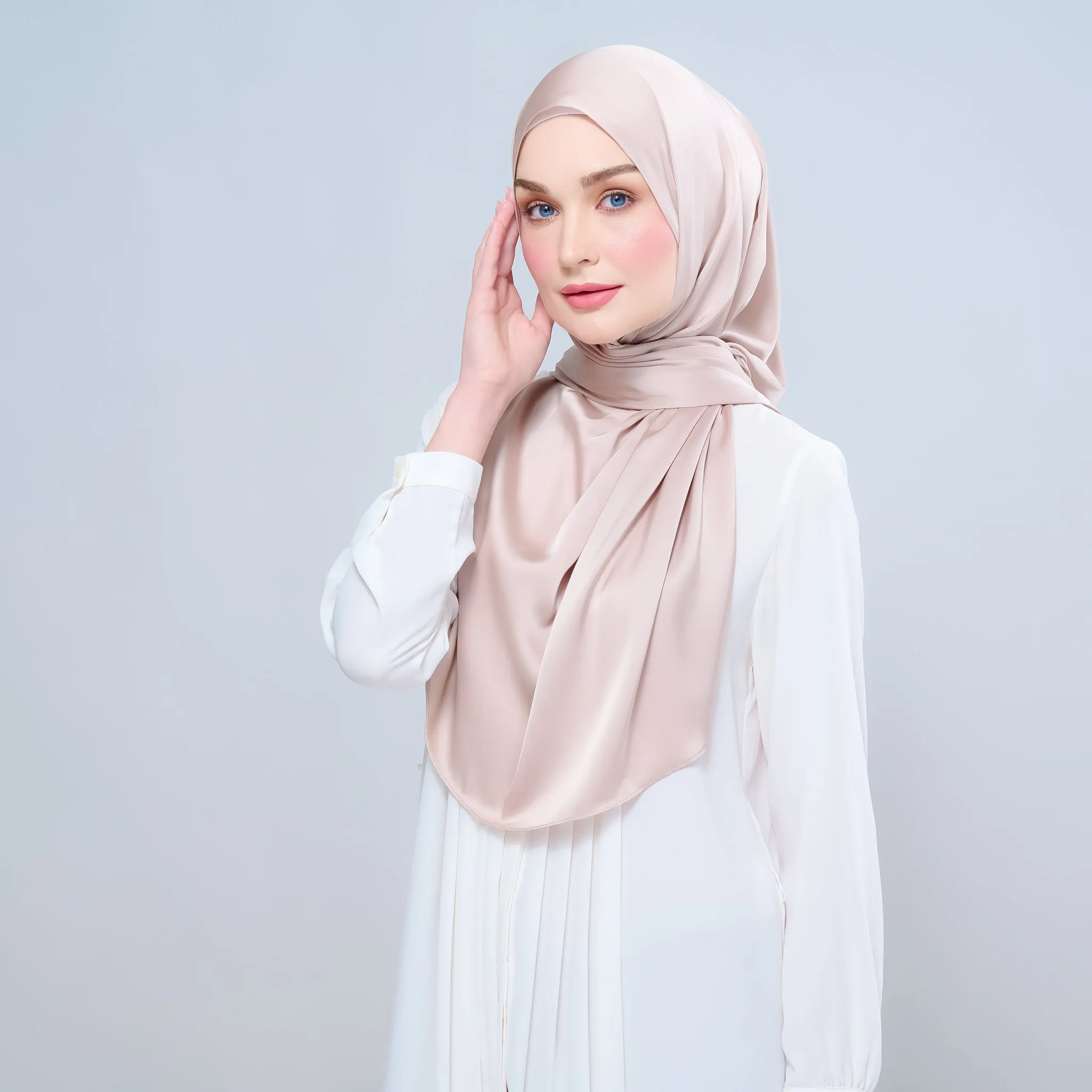 Instant Tag n' Go Shawl | Satin Silk in Linen Taupe