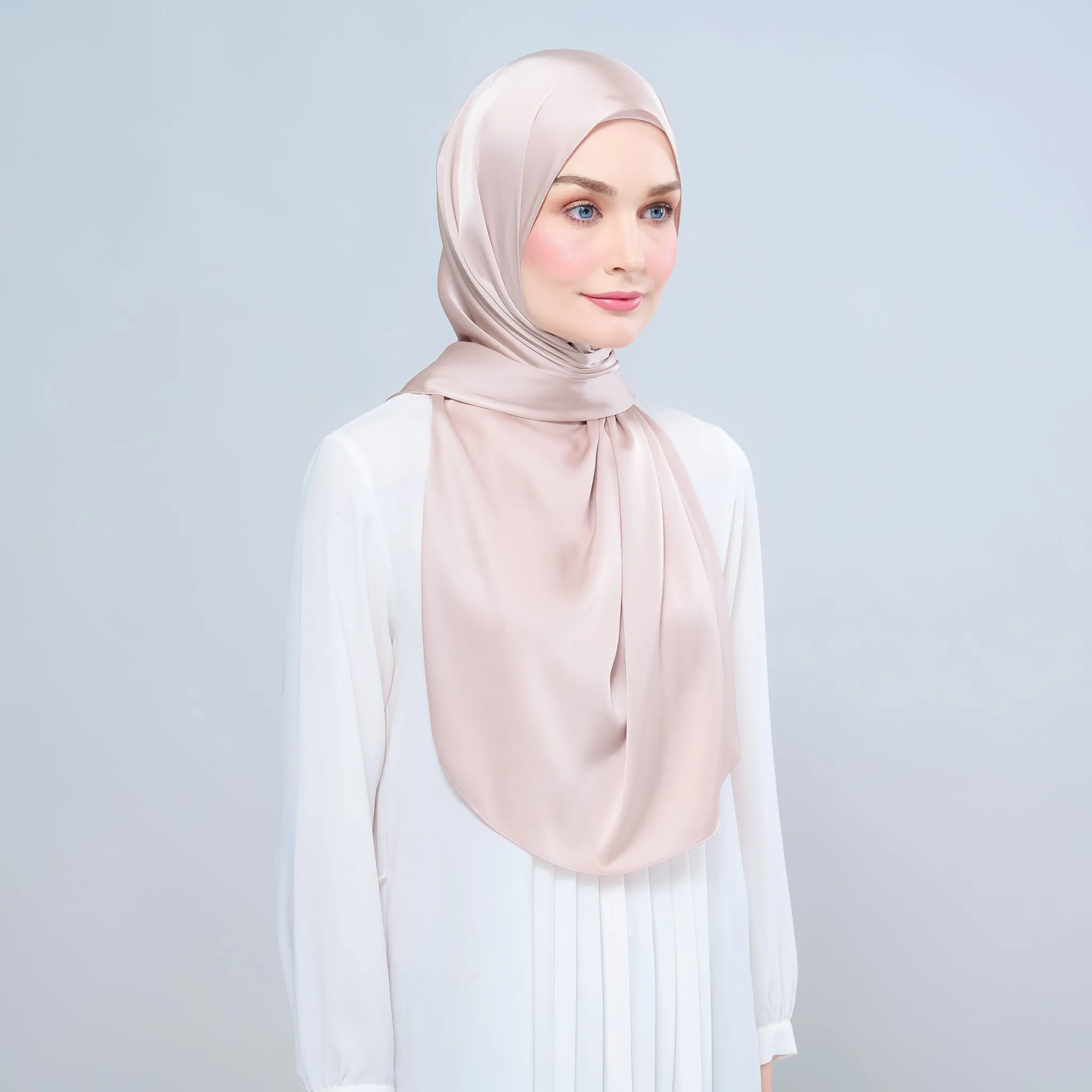 Instant Tag n' Go Shawl | Satin Silk in Linen Taupe