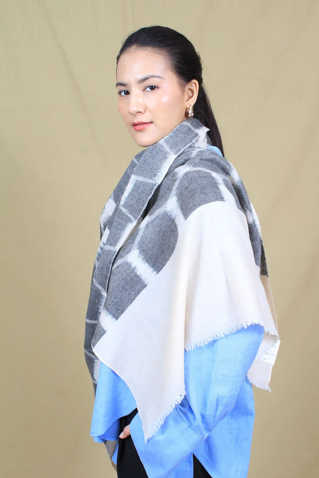 Paakhi Granite Honeycomb Ikat Dyed Stole