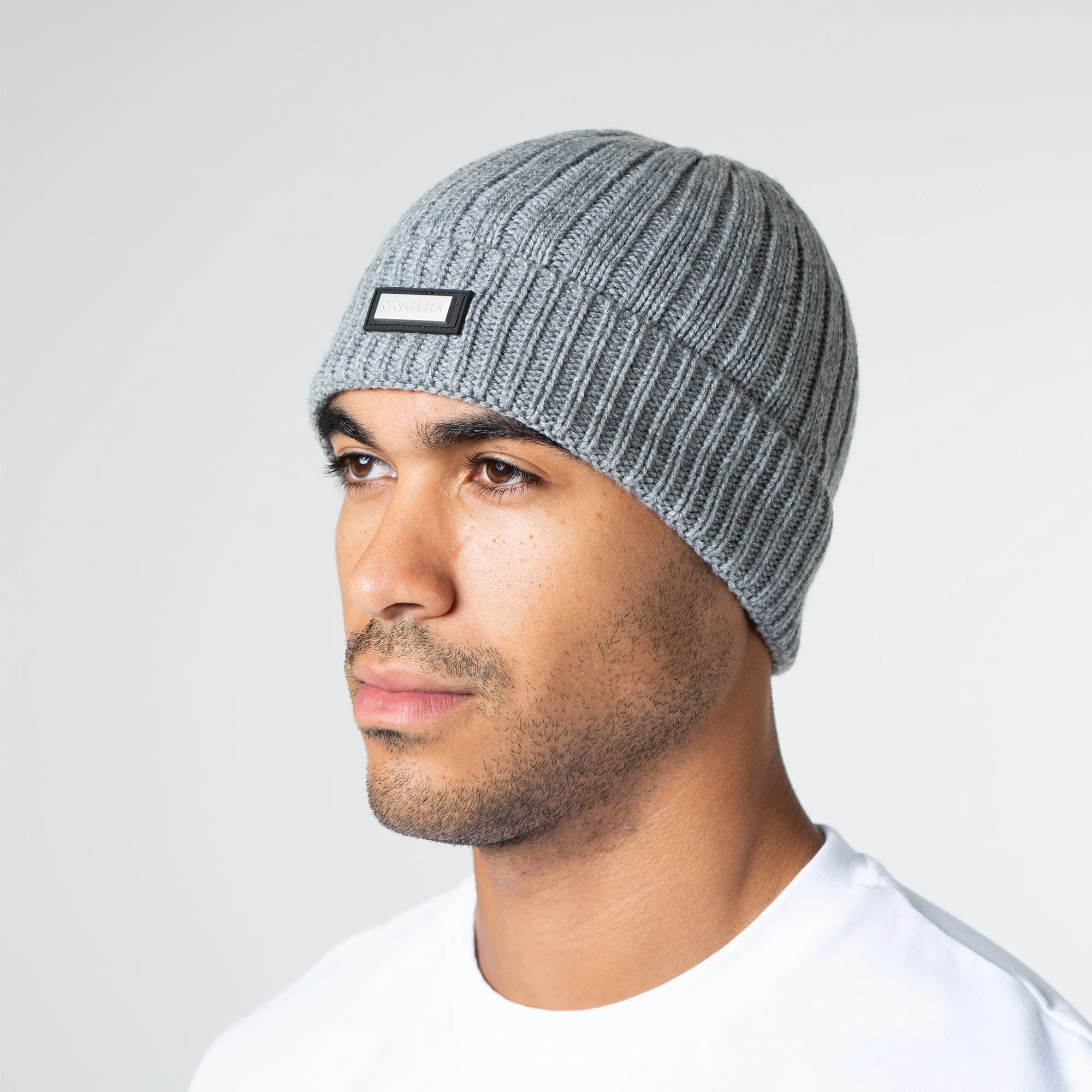 Smart Metal Badge Beanie | Grey Marl